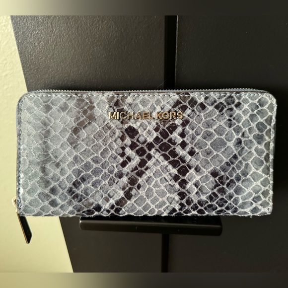 Michael Kors Bedford Denim Blue Python Continental Genuine Leather Wallet/Clutch - Picture 4 of 5